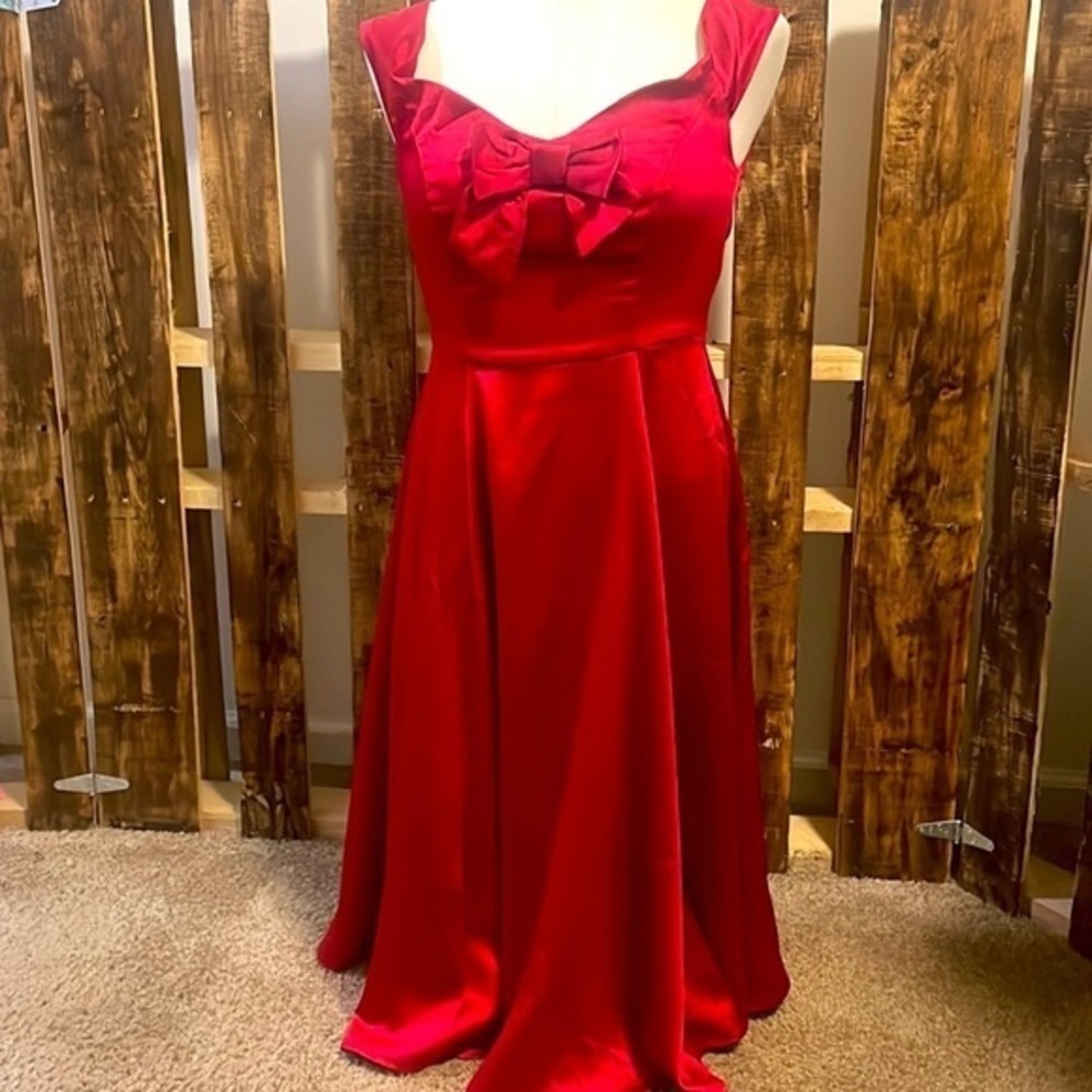 Collectif dress gift wrap occasion The Prettiest Present Swing dress Red Sz 4